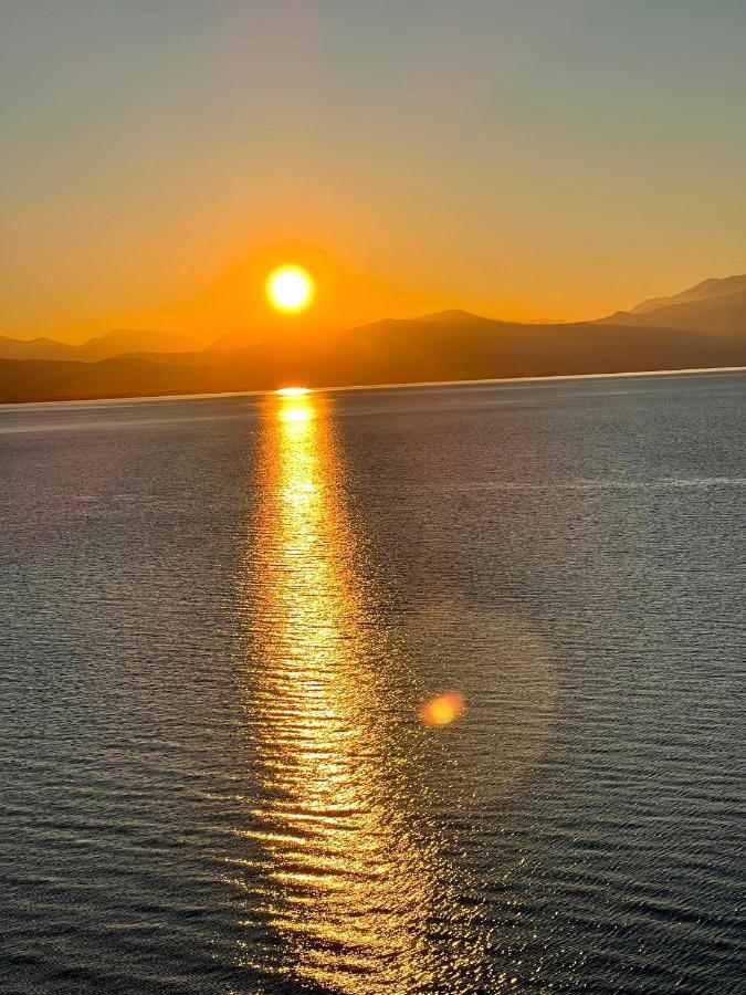Loutraki Sunset Apartment Екстериор снимка